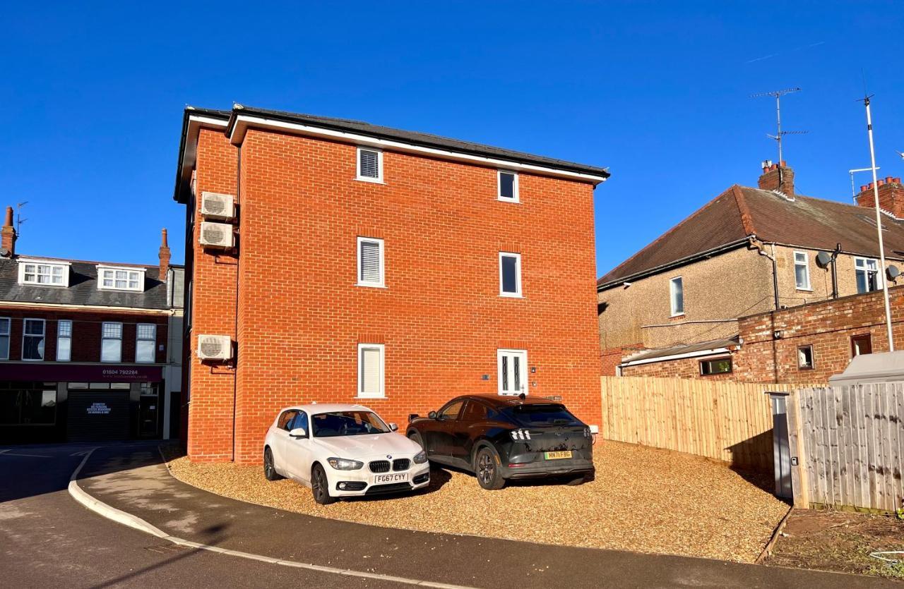 Superb Modern Flat In Northampton, Parking &Ev Apartment Exterior photo