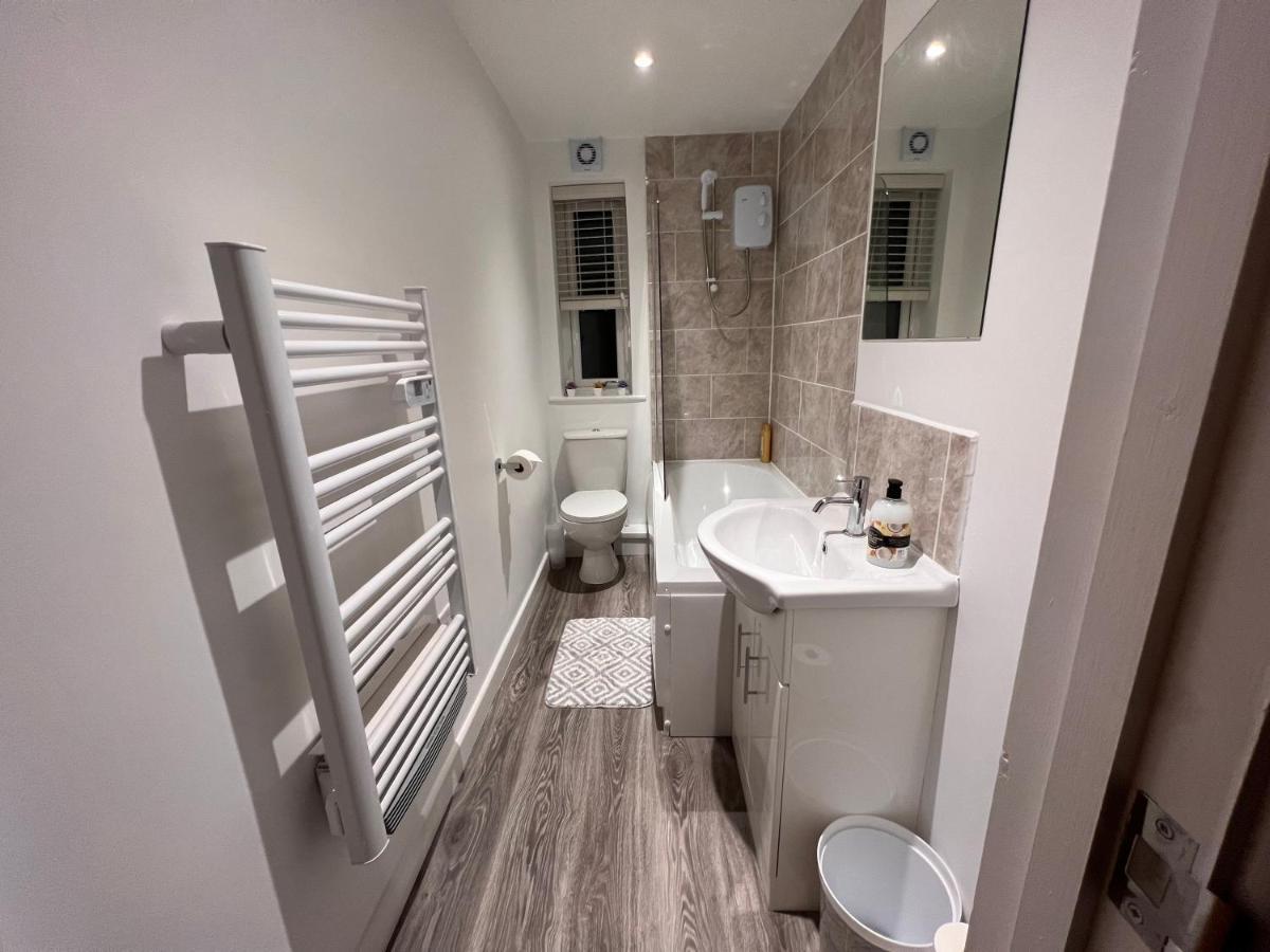 Superb Modern Flat In Northampton, Parking &Ev Apartment Exterior photo