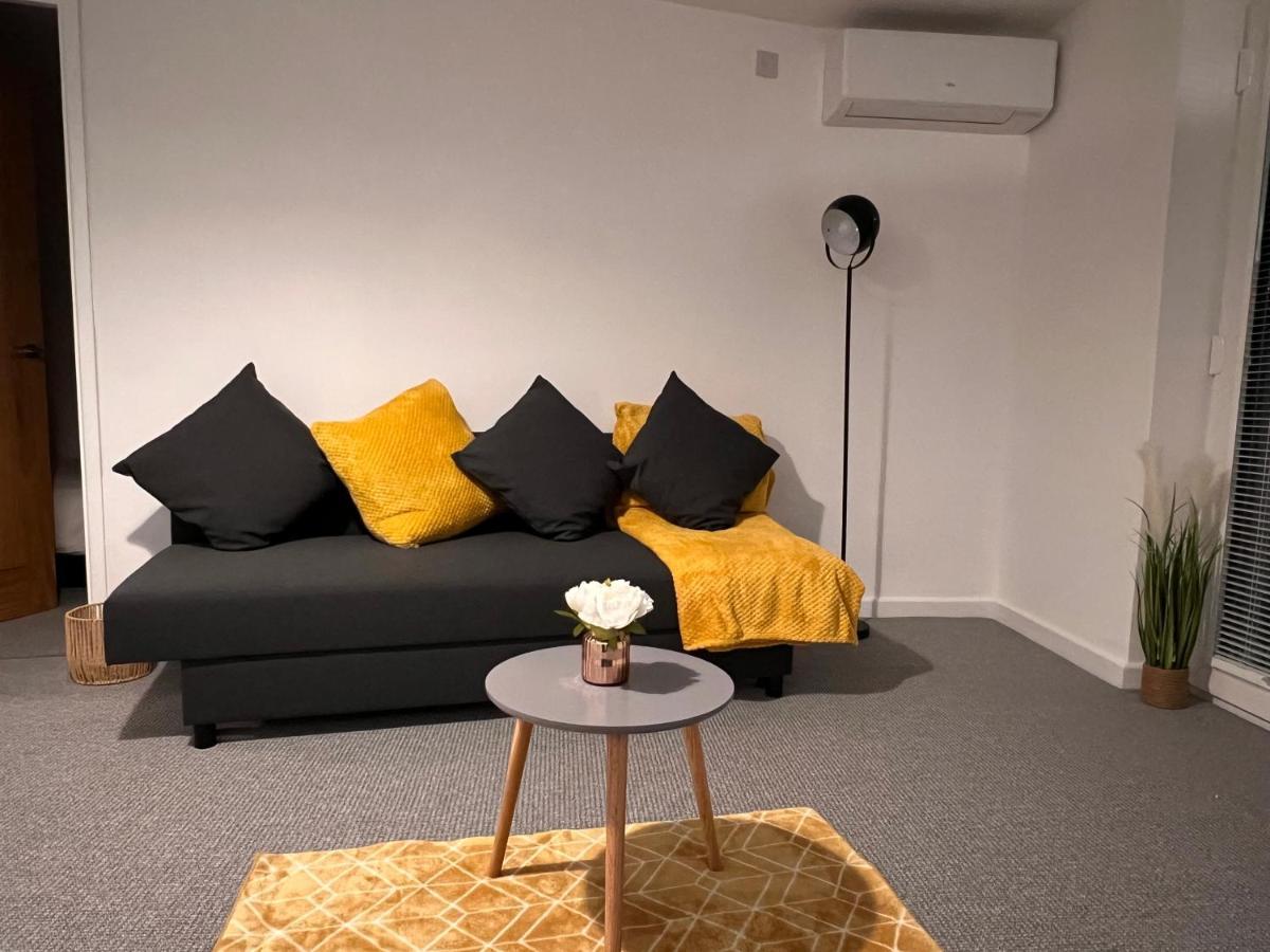Superb Modern Flat In Northampton, Parking &Ev Apartment Exterior photo