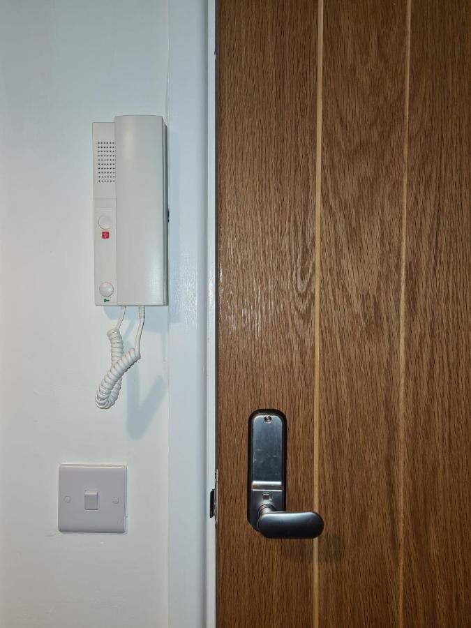 Superb Modern Flat In Northampton, Parking &Ev Apartment Exterior photo